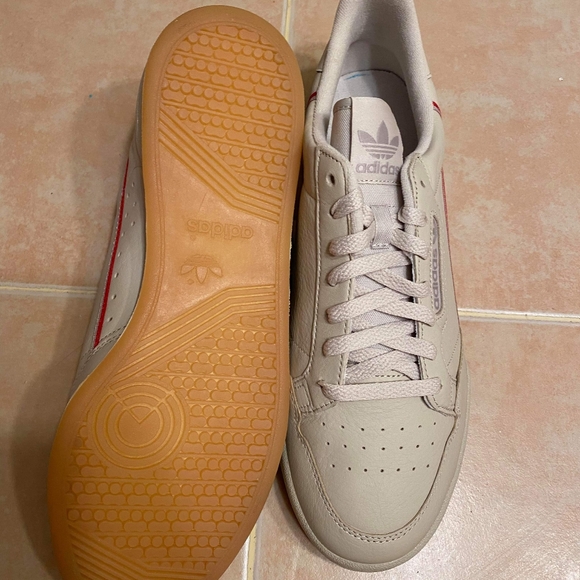 ADIDAS - Picture 3 of 4